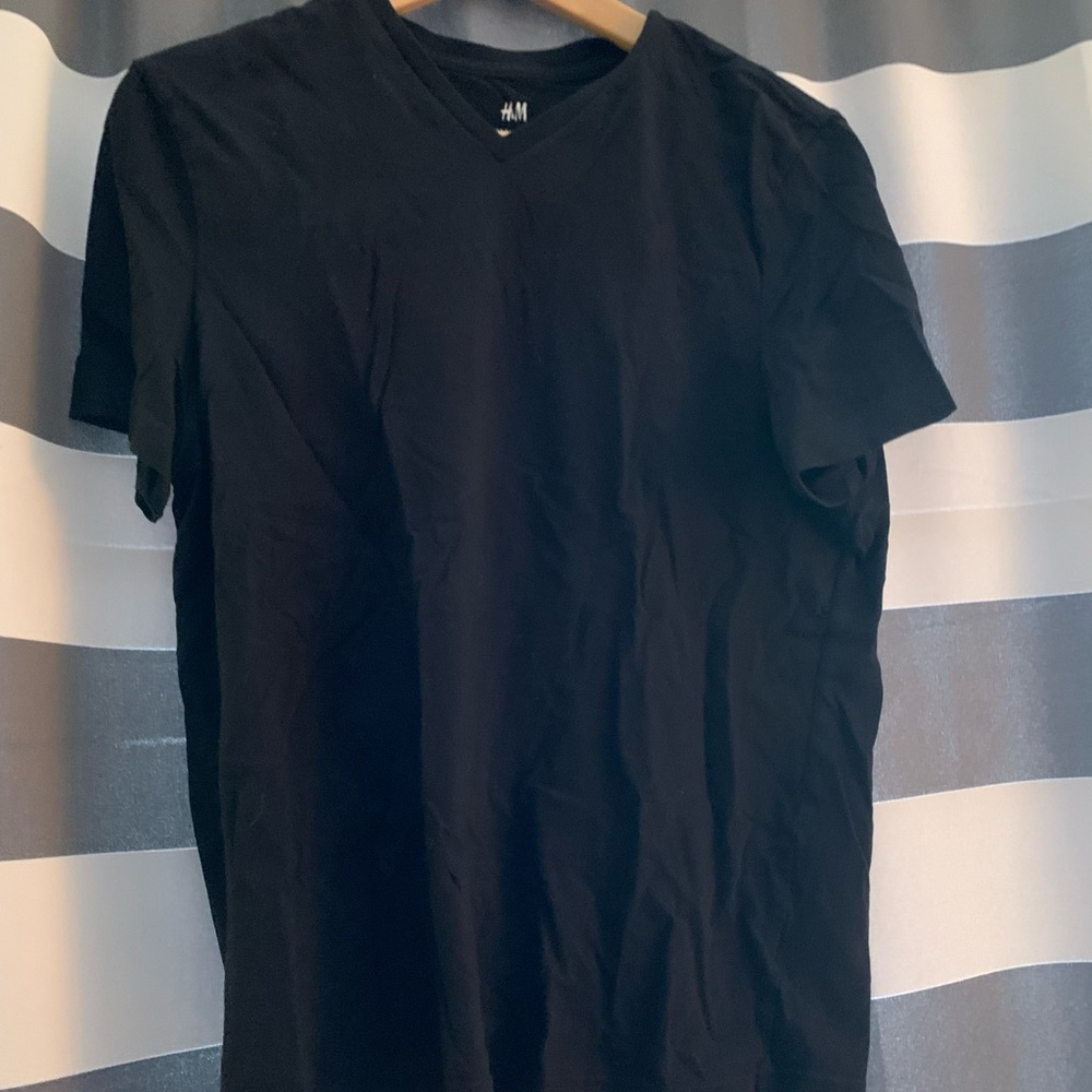 Black v neck t-shirt